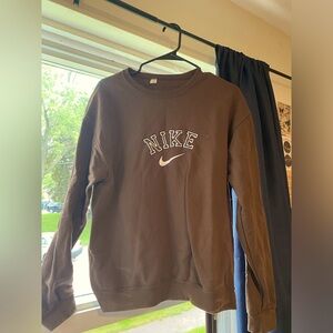 brown nike crewneck size medium
